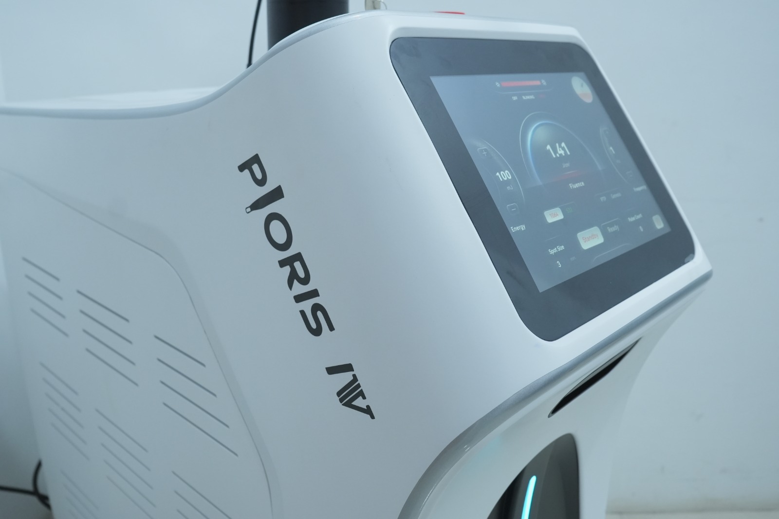 Pico Laser control screen and side view